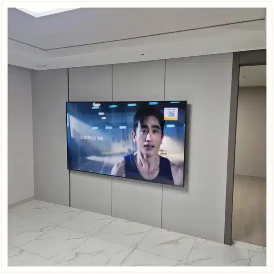 벽걸이TV 설치 거실 배치 참고 이미지