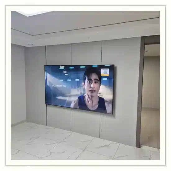 벽걸이TV 설치 거실 배치 참고 이미지