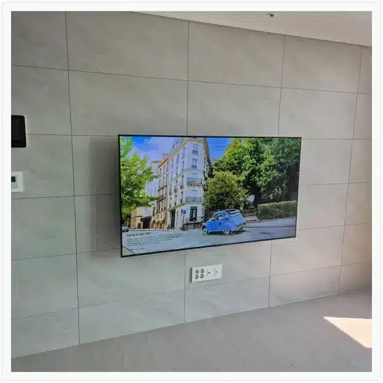 벽걸이TV 설치 거실 배치 참고 이미지