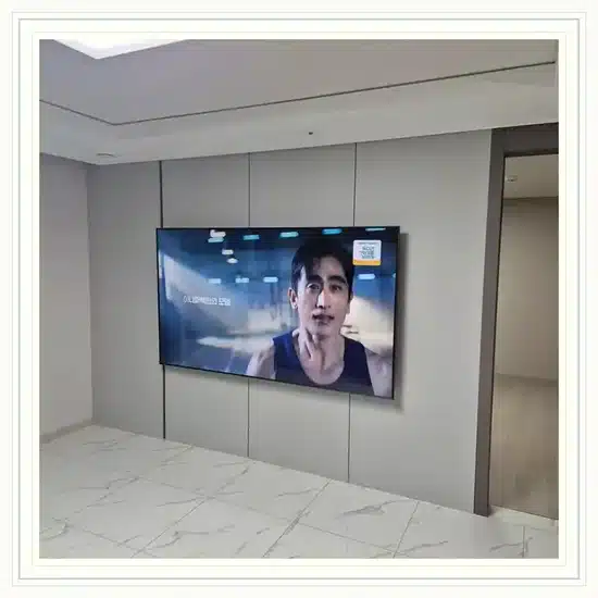 벽걸이TV 설치 거실 배치 참고 이미지