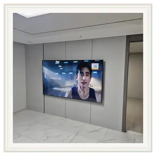벽걸이TV 설치 거실 배치 참고 이미지