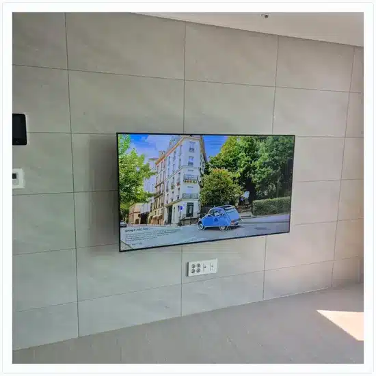 벽걸이TV 설치 거실 배치 참고 이미지