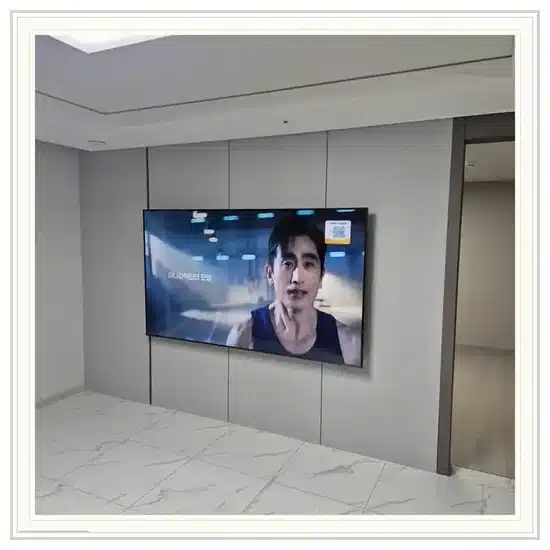 벽걸이TV 설치 거실 배치 참고 이미지