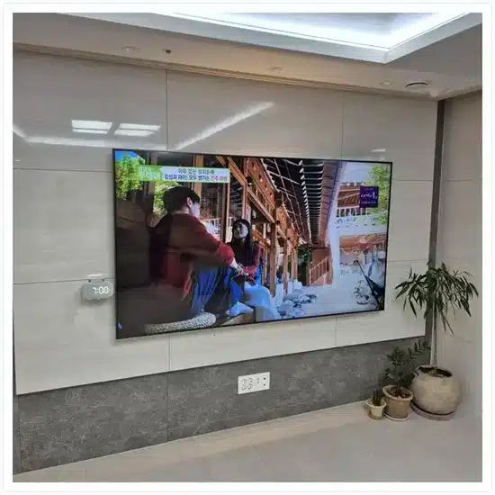 벽걸이TV 설치 거실 배치 참고 이미지