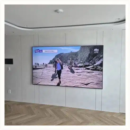 벽걸이TV 설치 거실 배치 참고 이미지