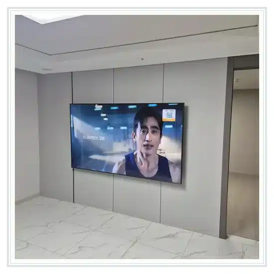 벽걸이TV 설치 거실 배치 참고 이미지