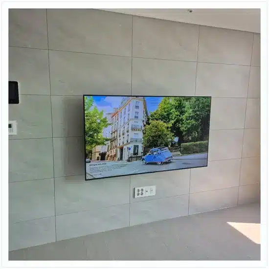 벽걸이TV 설치 거실 배치 참고 이미지