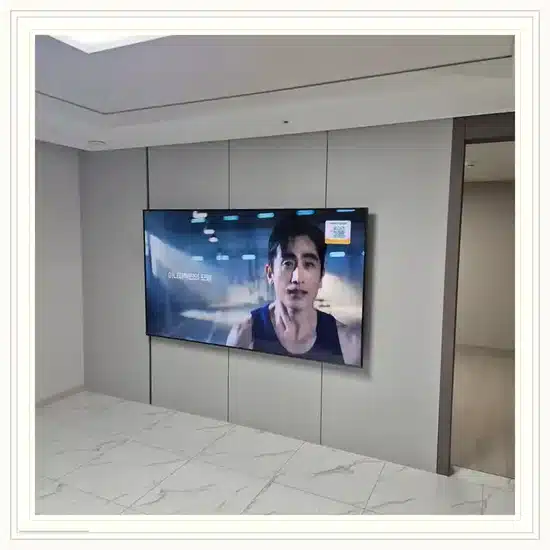 벽걸이TV 설치 거실 배치 참고 이미지