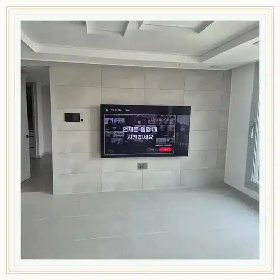 벽걸이TV 설치 거실 배치 참고 이미지