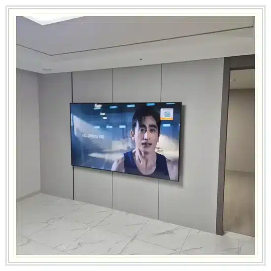 벽걸이TV 설치 거실 배치 참고 이미지