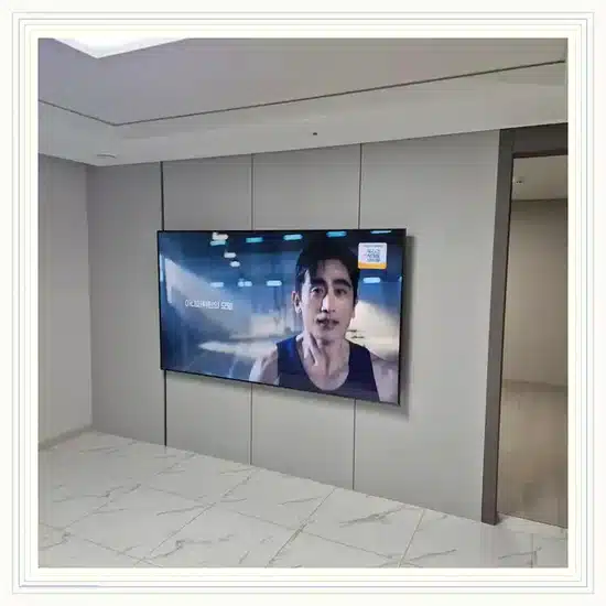 벽걸이TV 설치 거실 배치 참고 이미지